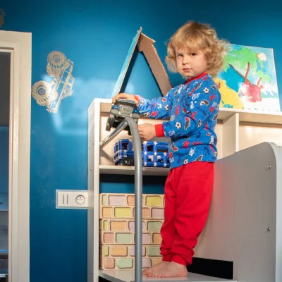 Chlapecké bavlněné pyžamo Fotbal ve vel. 116 a 122 v červené barvě od českého výrobce dětského oblečení ESITO.