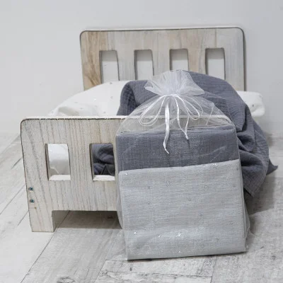 Mušelínové pleny Hvězdička šedá - šedá vyrobené z mimořádně jemné 100% bavlny. Dárkové balení od ESITO.