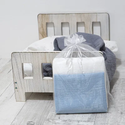 Mušelínové pleny bílá - modrá vyrobené z mimořádně jemné 100% bavlny. Dárkové balení od ESITO.