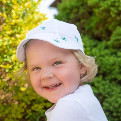 Dětská kšiltovka Mušelín trojlístek bílá 49 až 59 cm. 100% české hand made dětské oblečení od ESITO.