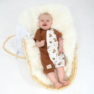 Letní overal pro miminko Veverka BIO mušelín. Kvalitní kojenecké oblečení pro miminka od ESITO.