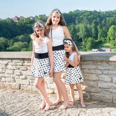 Dívčí kolová sukně Black heart. Dívčí sukně od ESITO.