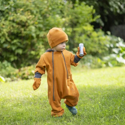 Teplákový overal rostoucí Warmkeeper Antique gold ilustrační foto od českého výrobce Esito.