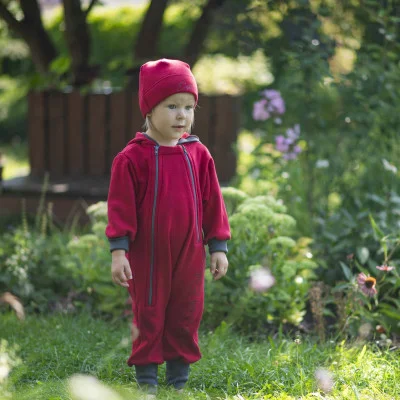 Teplákový overal rostoucí Warmkeeper Cerise red ilustrační foto od českého výrobce Esito.