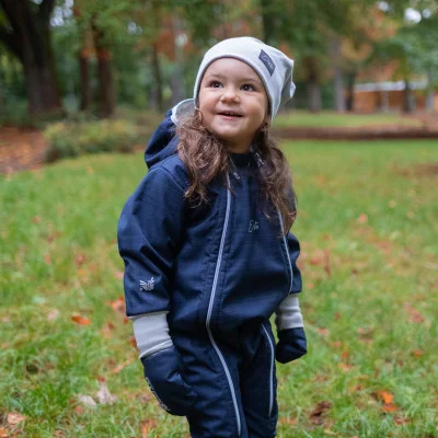 Rostoucí zimní softshellová kombinéza Lamb Navy Blue od českého výrobce dětského oblečení Esito.