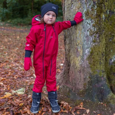 Rostoucí zimní softshellová kombinéza Lamb Red od českého výrobce dětského oblečení Esito.