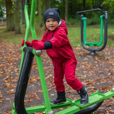 Rostoucí zimní softshellová kombinéza Lamb Red od českého výrobce dětského oblečení Esito.