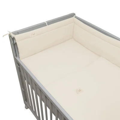 Luxusní mantinel mušelín do postýlky Cream od českého výrobce Esito.