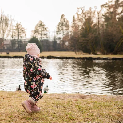 Rostoucí softshellová kombinéza s fleecem Spring flowers. Handmade live foto od českého výrobce dětského oblečení ESITO.