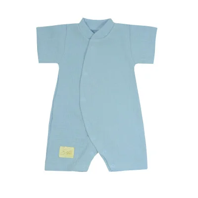 Letní overal pro miminko mušelín Blue od českého výrobce dětského oblečení Esito.
