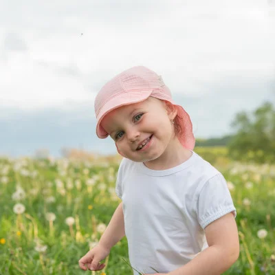 Dětská kšiltovka s krytím krku mušelín Pink live foto od českého výrobce dětského oblečení Esito.