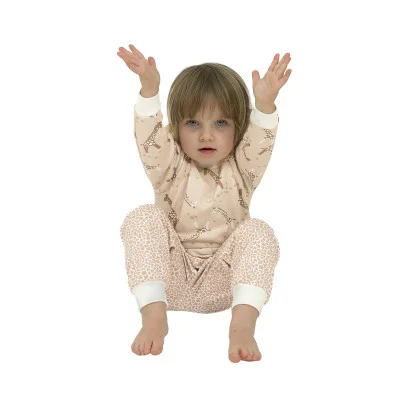 Dětské pyžamo Žirafa od českého výrobce dětského oblečení Esito.