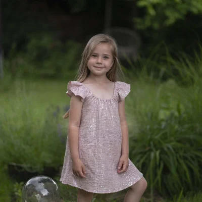 Dívčí mušelínové šaty Shiny heart live foto od českého výrobce Esito.