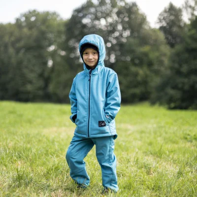 Dětská zimní softshellová bunda s beránkem Petrol live foto od českého výrobce Esito.