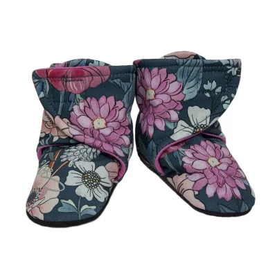 Capáčky barefoot Softshell Garden bloom od českého výrobce dětského oblečení Esito.