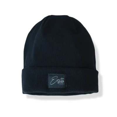 Žebrovaná čepice rolled up Color Black od českého výrobce oblečení Esito.