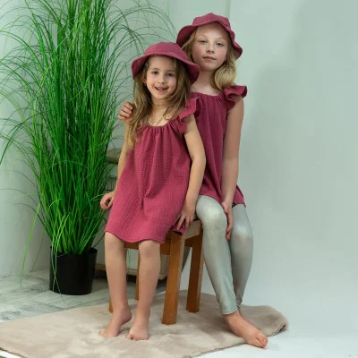 Dívčí mušelínové šaty Ruby red od českého výrobce oblečení Esito.