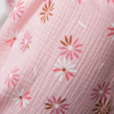 Detail na materiál mušelínové šaty Flower od českého výrobce Esito.