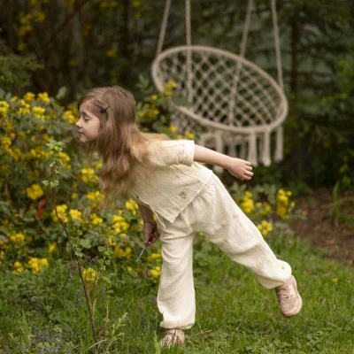 Dětská mušelínová košile Luca Cream live foto náhled na soupravu s kalhotami od českého výrobce Esito.