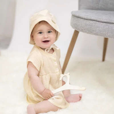 Mušelínové šaty Barunka Cream live foto od českého výrobce Esito.