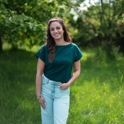 Mušelínové tričko Diana Petrol od českého výrobce oblečení Esito.