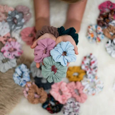 Gumička do vlasů mušelínová náhled na mix gumiček od českého výrobce Esito.