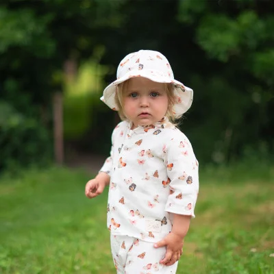 Dívčí klobouk mušelín Motýlek live foto od českého výrobce oblečení Esito.