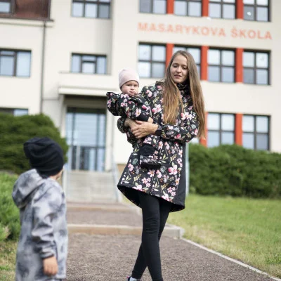 Rostoucí softshellová kombinéza s fleecem Spring flowers live foto od českého výrobce Esito.