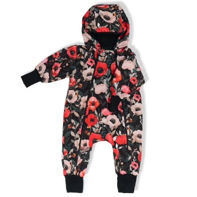 Rostoucí softshellová kombinéza s fleecem Vlčí máky od českého výrobce oblečení Esito.