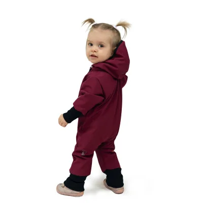 Rostoucí softshellová kombinéza s fleecem Fuchsie od českého výrobce oblečení Esito.