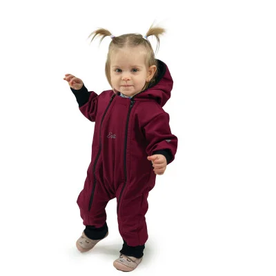 Rostoucí softshellová kombinéza s fleecem Fuchsie od českého výrobce oblečení Esito.