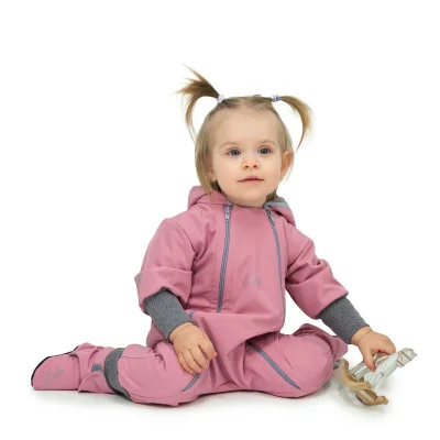 Rostoucí softshellová kombinéza s fleecem Shell pink od českého výrobce oblečení Esito.