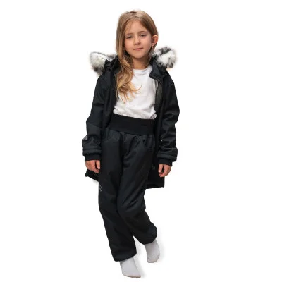 Dívčí zimní softshellový kabát s beránkem Lamb Black od českého výrobce oblečení Esito.