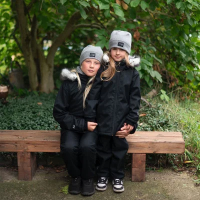 Dívčí zimní softshellový kabát s beránkem Lamb Black live foto náhled na komplet s oteplovačkami od českého výrobce Esito.