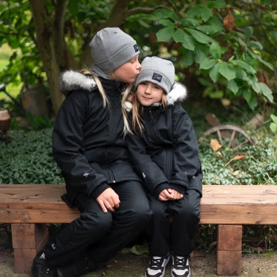 Dívčí zimní softshellový kabát s beránkem Lamb Black live foto náhled na komplet s oteplovačkami od českého výrobce Esito.