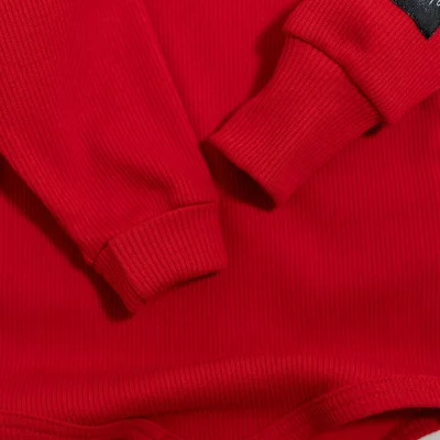 Rostoucí body žebrované Color Red detail na prodloužený dvouvelikostní náplet od českého výrobce oblečení Esito.