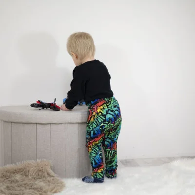 Dětské legíny Street graffiti live foto od českého výrobce oblečení Esito.