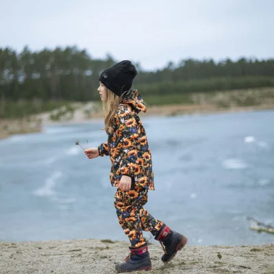 Dětská softshellová bunda DUO Slunečnice ilustrační live foto od českého výrobce oblečení Esito.