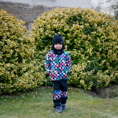 Dětská softshellová bunda DUO Play of colors live foto náhled na komplet s kalhotami od českého výrobce Esito.