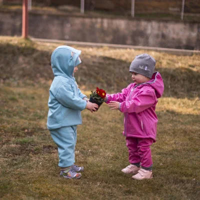 Dětská bunda Warmkeeper Teal ilustrační foto náhled na celý komplet od českého výrobce módy pro děti a dospělé Esito.