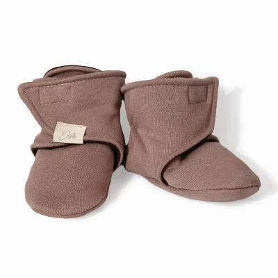 Capáčky barefoot Warmkeeper Brown od českého výrobce oblečení Esito.